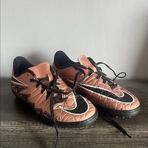Nike Sneakers - Black and pink 5Y
